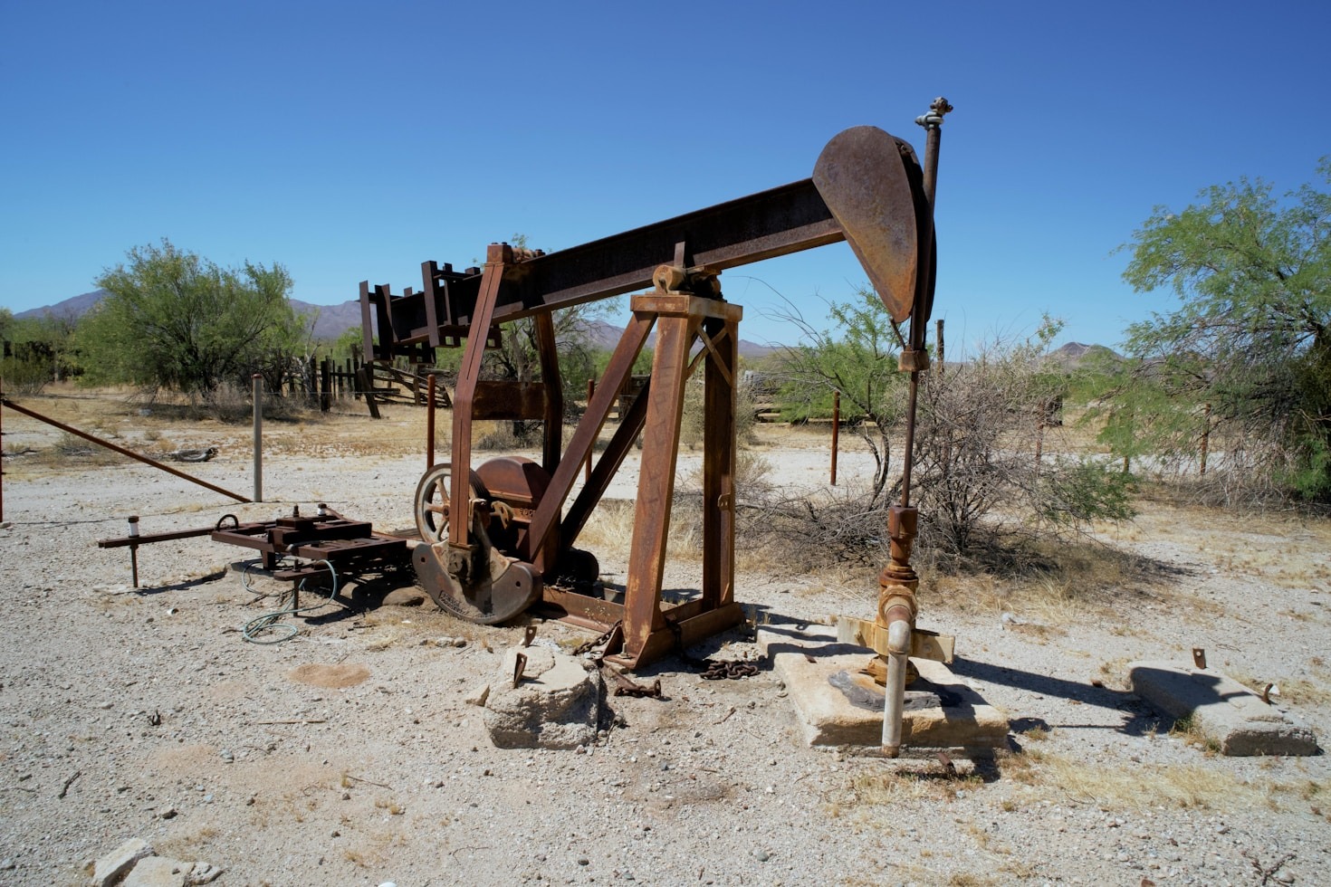 Breaking Down High-Speed Oil Trading